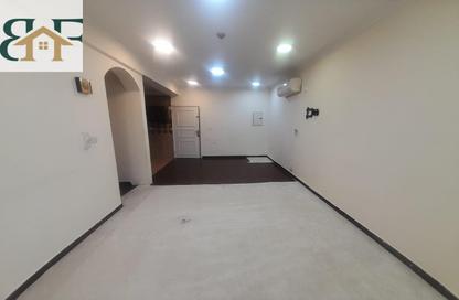 Apartment - 1 Bedroom - 1 Bathroom for rent in Umm Ghwailina Comm - Umm Ghuwalina - Umm Ghuwailina - Doha Apartment - 1 Bedroom - 1 Bathroom for rent in Umm Ghwailina Comm - Umm Ghuwalina - Umm Ghuwailina - Doha