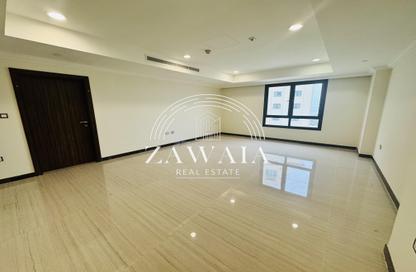 Apartment - 1 Bedroom - 2 Bathrooms for rent in One Porto Arabia - Porto Arabia - The Pearl Island - Doha