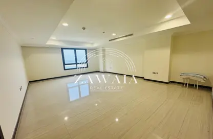 Apartment - 1 Bedroom - 2 Bathrooms for rent in One Porto Arabia - Porto Arabia - The Pearl Island - Doha
