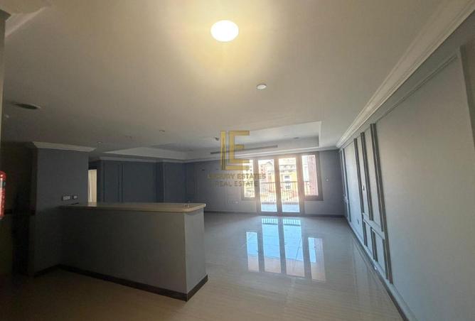 1005057 - Property Image 2