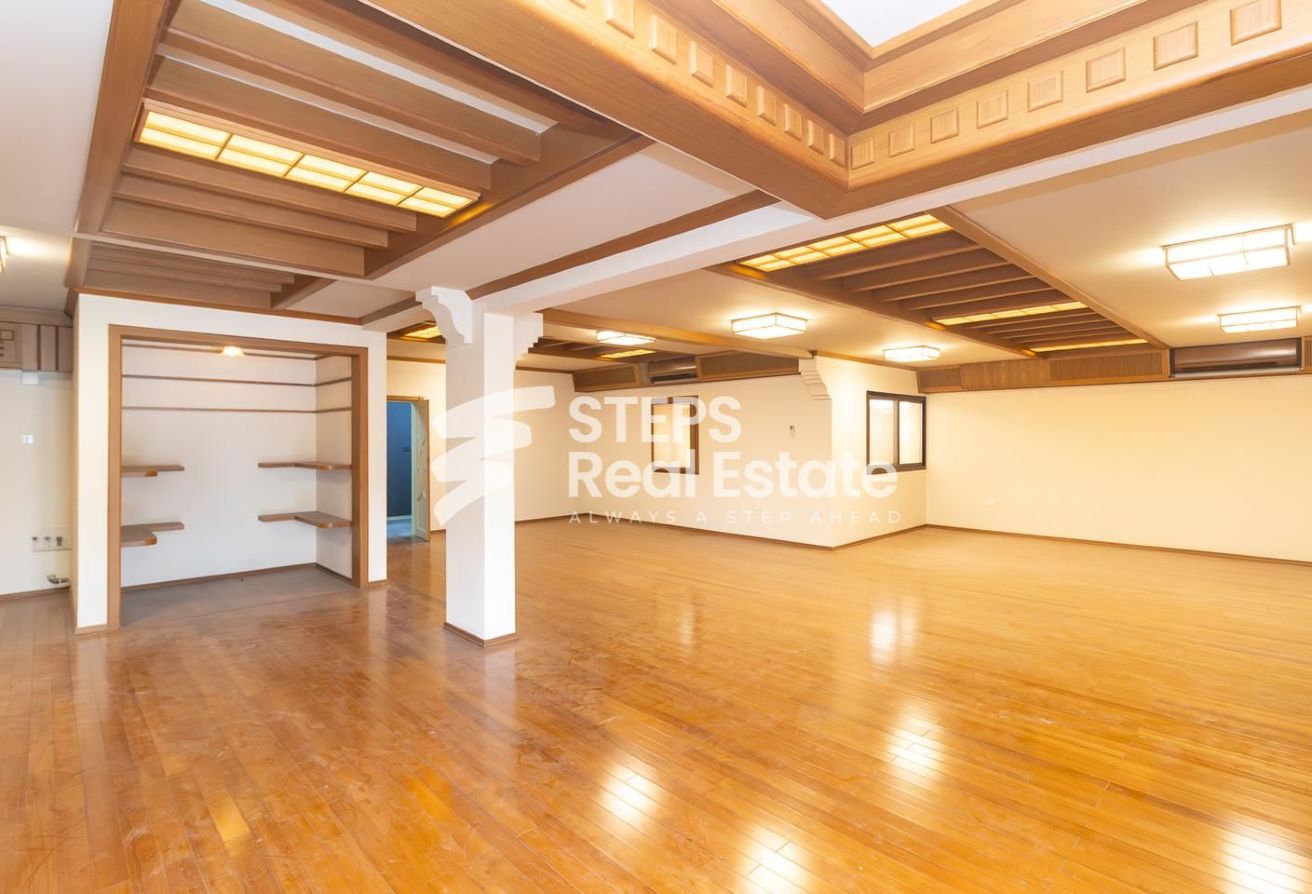 Luxury 6 Bedroom Villa with Private Pool - villa in Al Jamiaa Street