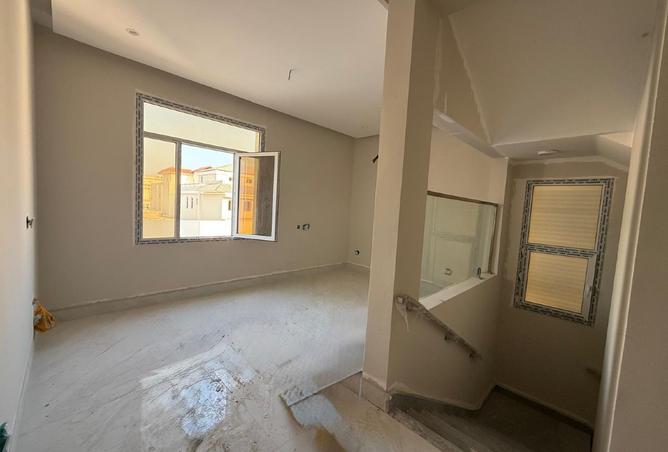 1003956 - Property Image 3