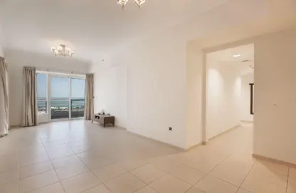 Apartment - 3 Bedrooms - 4 Bathrooms for rent in Marina Tower 02 - Marina District - Lusail