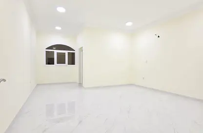 Apartment - 1 Bedroom - 1 Bathroom for rent in New Salata - Salata - Doha