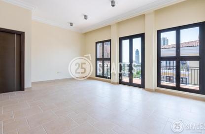 Apartment - 1 Bedroom - 2 Bathrooms for rent in Carnaval - Qanat Quartier - The Pearl Island - Doha