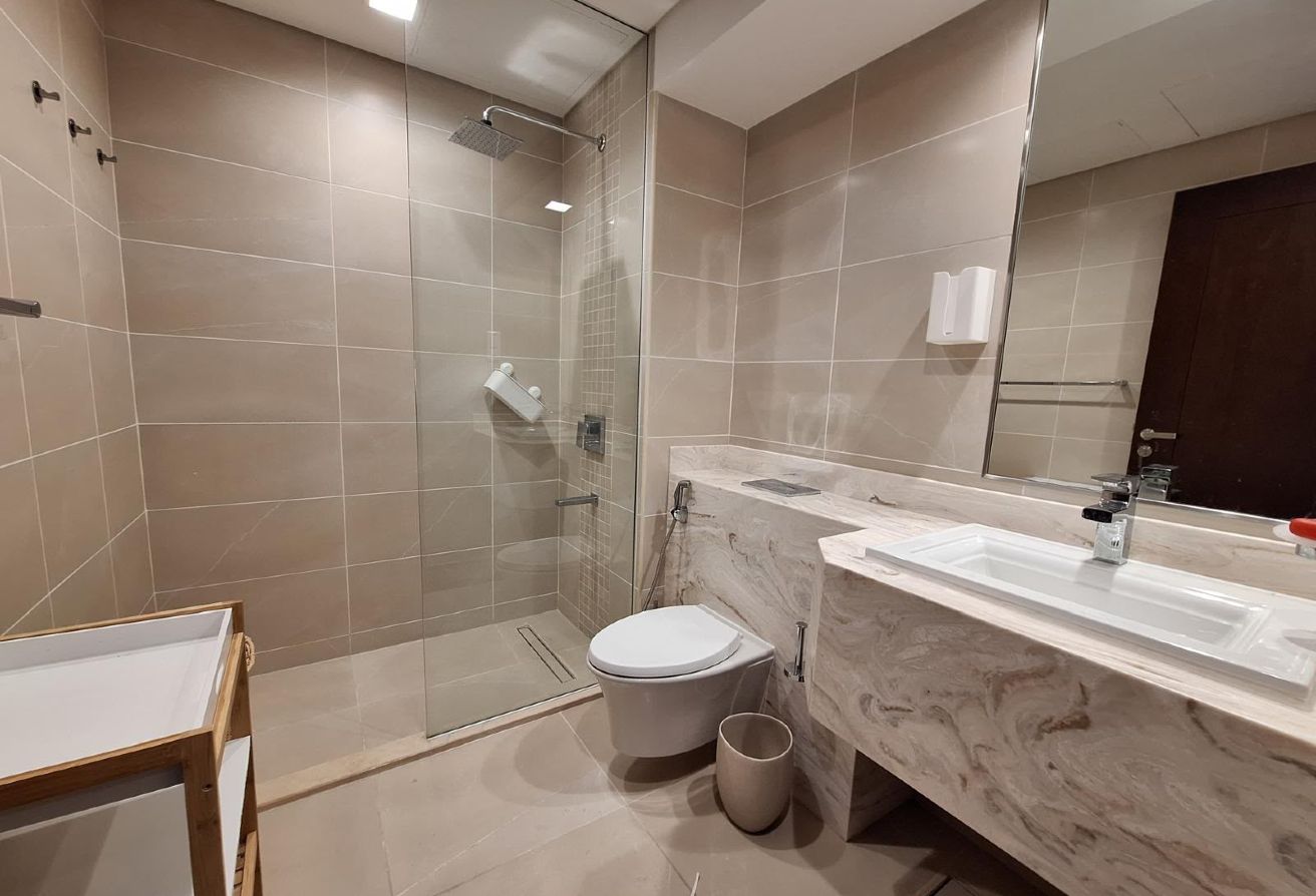 ELEGANT 1 BEDROOM FULL SEA VIEW ONLY@11K WITH BILL thumbnail 6
