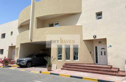 Villa - 3 Bedrooms - 4 Bathrooms for rent in Muraikh - AlMuraikh - Doha