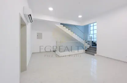 مجمع سكني - 4 غرف نوم - 3 حمامات للايجار في بوابة عين خالد - عين خالد - الدوحة