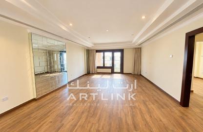 Apartment - 1 - 2 for sale in Tower 24 - Porto Arabia - The Pearl Island - Doha