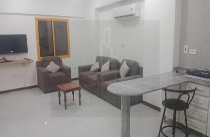 Apartment - 1 Bedroom - 1 Bathroom for rent in Umm Ghwailina Comm - Umm Ghuwalina - Umm Ghuwailina - Doha