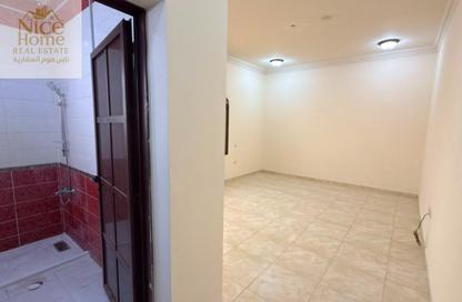 Apartment - 6 - 6 for rent in Umm Salal Ali - Doha