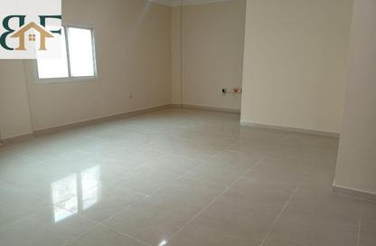 Apartment - 3 Bedrooms - 3 Bathrooms for rent in Al Mansoura - Al Mansoura - Doha