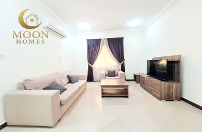 شقة - غرفة نوم - 1 حمام للايجار في ام غوالينا تجارية - ام غويلينا - أم غويلينا - الدوحة