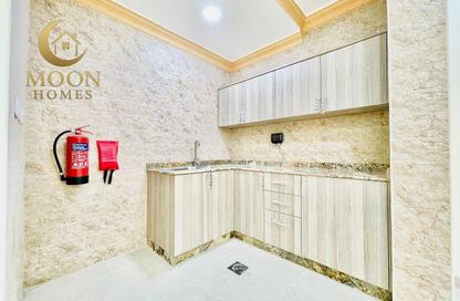 Apartment - 2 Bedrooms - 2 Bathrooms for rent in Umm Ghuwailina 4 - Umm Ghuwailina - Doha Apartment - 2 Bedrooms - 2 Bathrooms for rent in Umm Ghuwailina 4 - Umm Ghuwailina - Doha