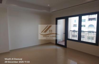Apartment - 1 Bedroom - 2 Bathrooms for rent in Tower 13 - Porto Arabia - The Pearl Island - Doha