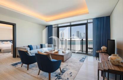 Villa - 5 Bedrooms - 6 Bathrooms for rent in Hilton Doha The Pearl Residences - Abraj Quartiers - The Pearl Island - Doha