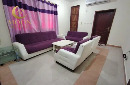 Apartment - 2 Bedrooms - 2 Bathrooms for rent in Umm Ghwailina Comm - Umm Ghuwalina - Umm Ghuwailina - Doha