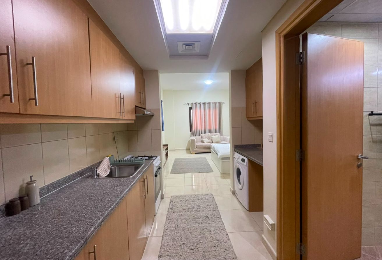 ELEGANT STUDIO FULLY FURNISHED IN FOXHILLS @ 4295 thumbnail 6