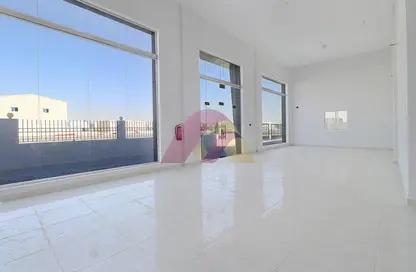 Warehouse - Studio for rent in East Industrial Street - Birkat Al Awamer - Al Wakra