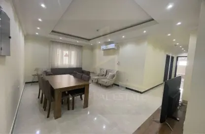 Apartment - 2 Bedrooms - 2 Bathrooms for rent in Les Roses Executive Apartments 3 - Al Mansoura - Doha