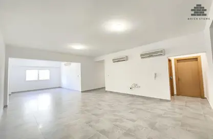 شقة - 2 غرف نوم - 2 حمامات للايجار في شارع انس - فريج بن محمود الشمالي - فريج بن محمود - الدوحة