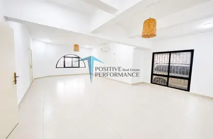 Villa - 5 Bedrooms - 3 Bathrooms for rent in Al Sadd Road - Al Sadd - Doha