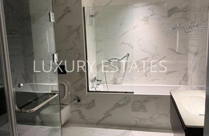 Apartment - 2 Bedrooms - 2 Bathrooms for rent in Zig Zag Tower B - Zig Zag Towers - West Bay - Doha