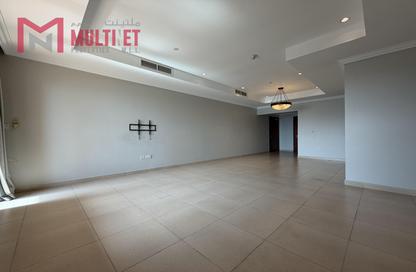 Apartment - 2 Bedrooms - 2 Bathrooms for rent in East Porto Drive - Porto Arabia - The Pearl Island - Doha