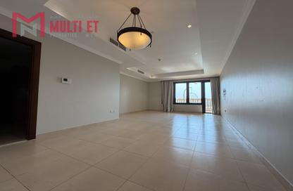 Apartment - 2 Bedrooms - 2 Bathrooms for rent in East Porto Drive - Porto Arabia - The Pearl Island - Doha