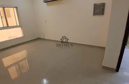 شقة - 2 غرف نوم - 2 حمامات للايجار في شارع ثابت بن زايد - المنصورة - الدوحة