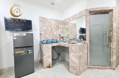 Apartment - Studio - 1 Bathroom for rent in Umm Ghwailina Comm - Umm Ghuwalina - Umm Ghuwailina - Doha Apartment - Studio - 1 Bathroom for rent in Umm Ghwailina Comm - Umm Ghuwalina - Umm Ghuwailina - Doha