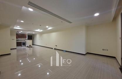 Apartment - 1 Bedroom - 2 Bathrooms for rent in East Porto Drive - Porto Arabia - The Pearl Island - Doha