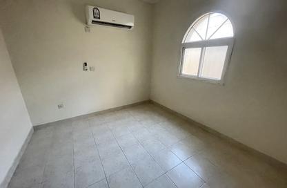 Apartment - 2 Bedrooms - 1 Bathroom for rent in Fereej Bin Mahmoud North - Fereej Bin Mahmoud - Doha