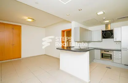 Apartment - 1 Bedroom - 2 Bathrooms for rent in Al Shatt Street - West Bay - Doha