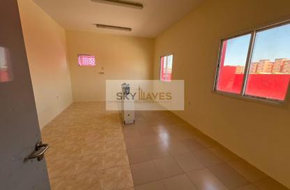 سكن عمال - استوديو - 8 حمامات للايجار في أبو نخله - الدوحة