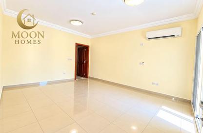 Apartment - 3 - 3 for rent in Umm Ghwailina Comm - Umm Ghuwalina - Umm Ghuwailina - Doha