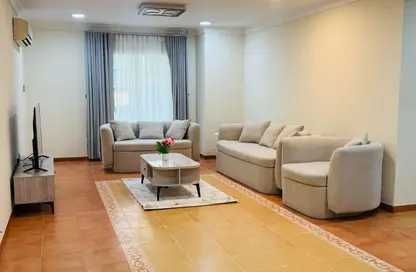 Apartment - 2 Bedrooms - 2 Bathrooms for rent in Old Salata - Salata - Doha
