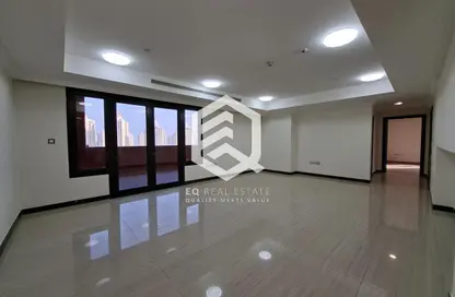 شقة - 2 غرف نوم - 2 حمامات للايجار في طريق بورتو الشرقي - بورتو أرابيا - جزيرة اللؤلؤة - الدوحة