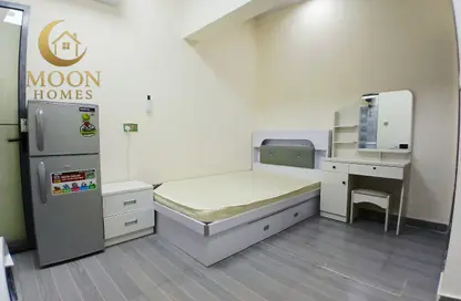 Apartment - 1 Bathroom for rent in Umm Ghuwailina 4 - Umm Ghuwailina - Doha