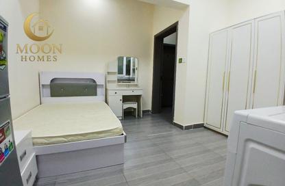 Apartment - Studio - 1 Bathroom for rent in Umm Ghuwailina 4 - Umm Ghuwailina - Doha