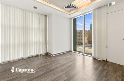 Office Space - Studio - 2 Bathrooms for rent in Le mirage corniche - Ras Abu Aboud - Doha