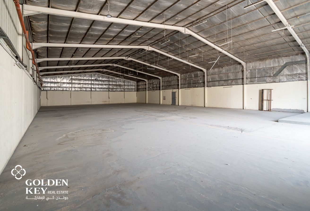 General Warehouse with 5 Rooms | Industrial Area