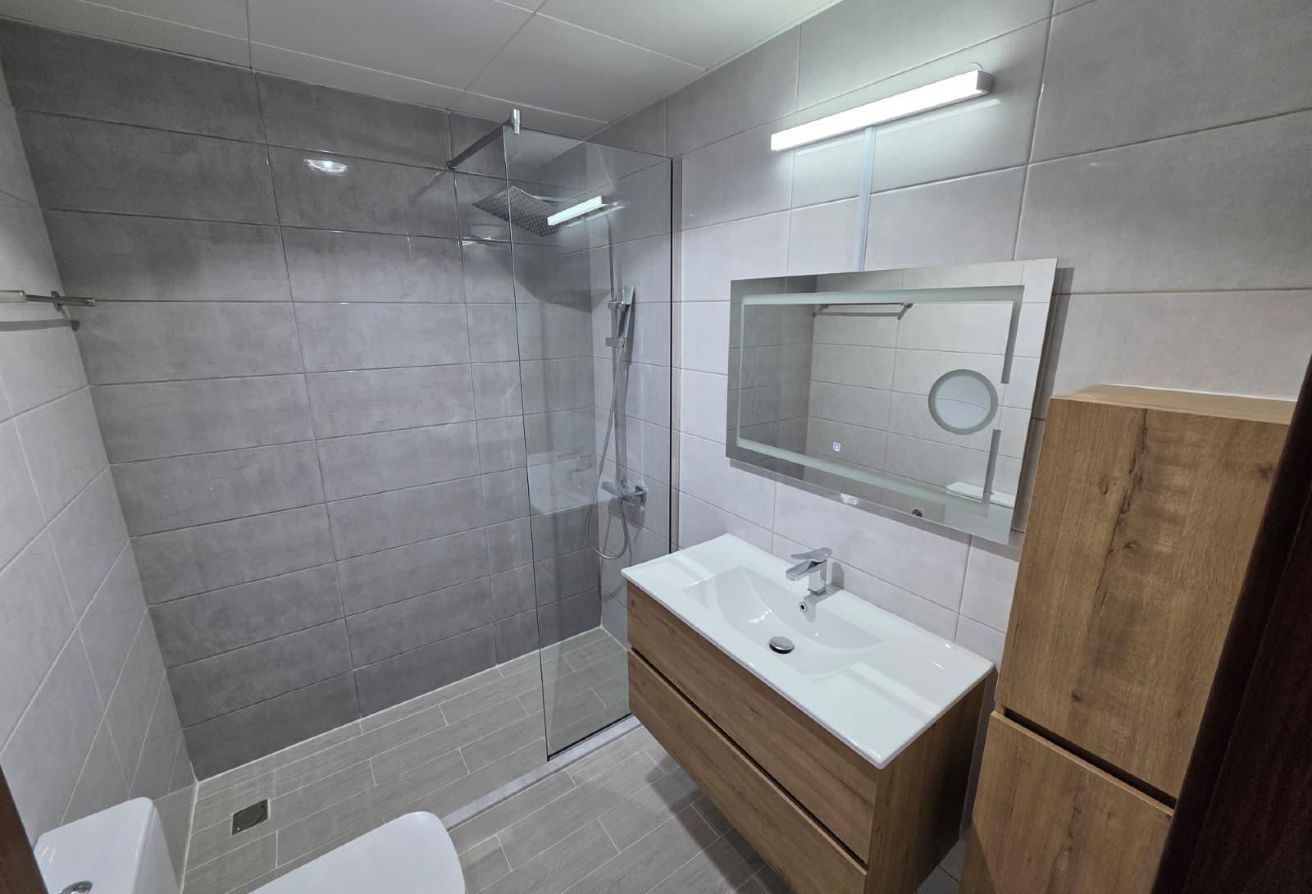 2bhk fully furnished lusail marina just in 7500Exc thumbnail 4