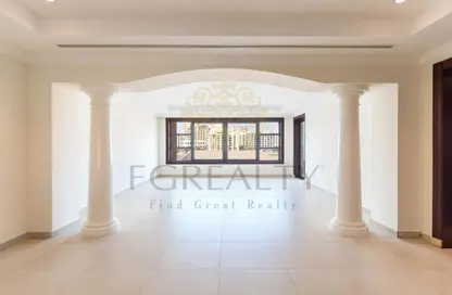 Townhouse - 2 Bedrooms - 3 Bathrooms for sale in West Porto Drive - Porto Arabia - The Pearl Island - Doha