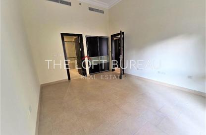 Apartment - 2 Bedrooms - 3 Bathrooms for rent in Carnaval - Qanat Quartier - The Pearl Island - Doha