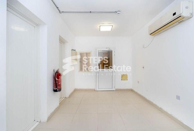 54101581 - Property Image 3
