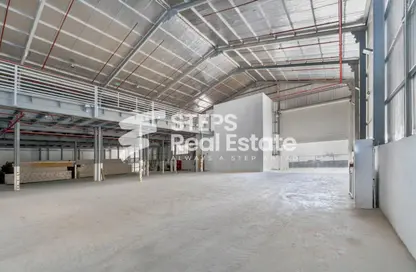 Warehouse - Studio - 7 Bathrooms for rent in East Industrial Street - Birkat Al Awamer - Al Wakra