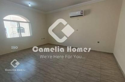 Compound - 5 Bedrooms - 4 Bathrooms for rent in Umm Al Seneem Street - Ain Khaled - Doha