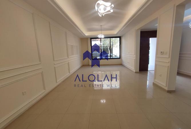 998364 - Property Image 2