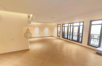 Apartment - 2 Bedrooms - 2 Bathrooms for rent in Al Nasr Street - Al Nasr - Doha